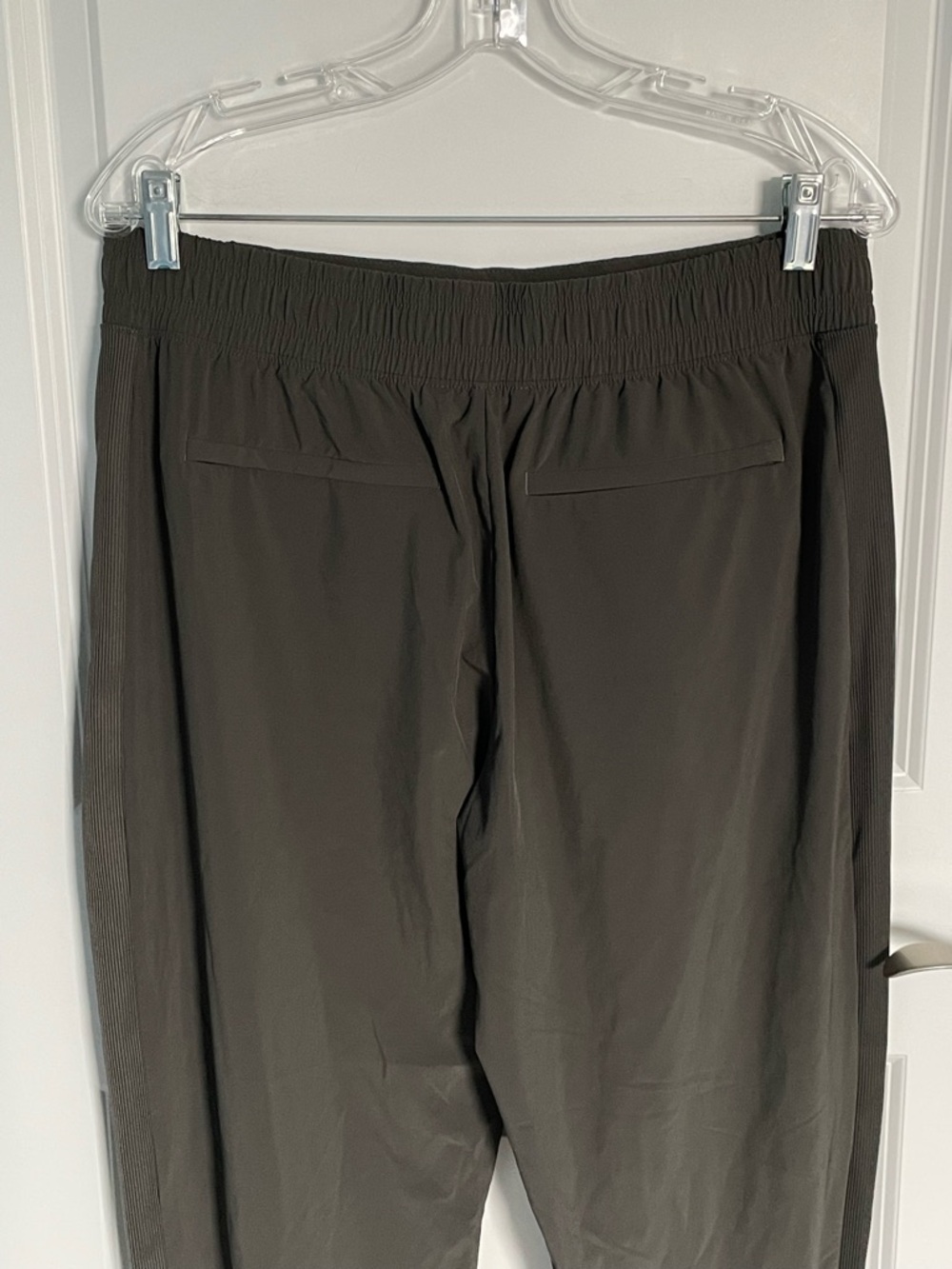 Athleta Women's Olive Textured Brooklyn Jogger Pants Size 14 - 54343 - Picture 9 of 14